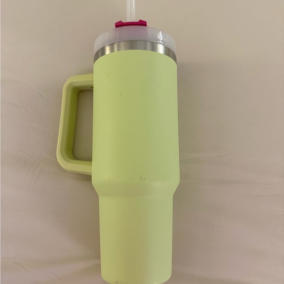 Stanley Neon Green 40oz Quencher - Picture 2 of 8
